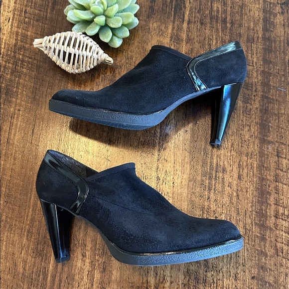 Stuart Weitzman | Black Suede Heeled Slip On Ankle Bootie, Size 7.5, NWOB - Picture 1 of 7